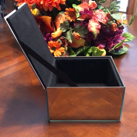 LOVE mirrored storage box - Picture 4 of 8